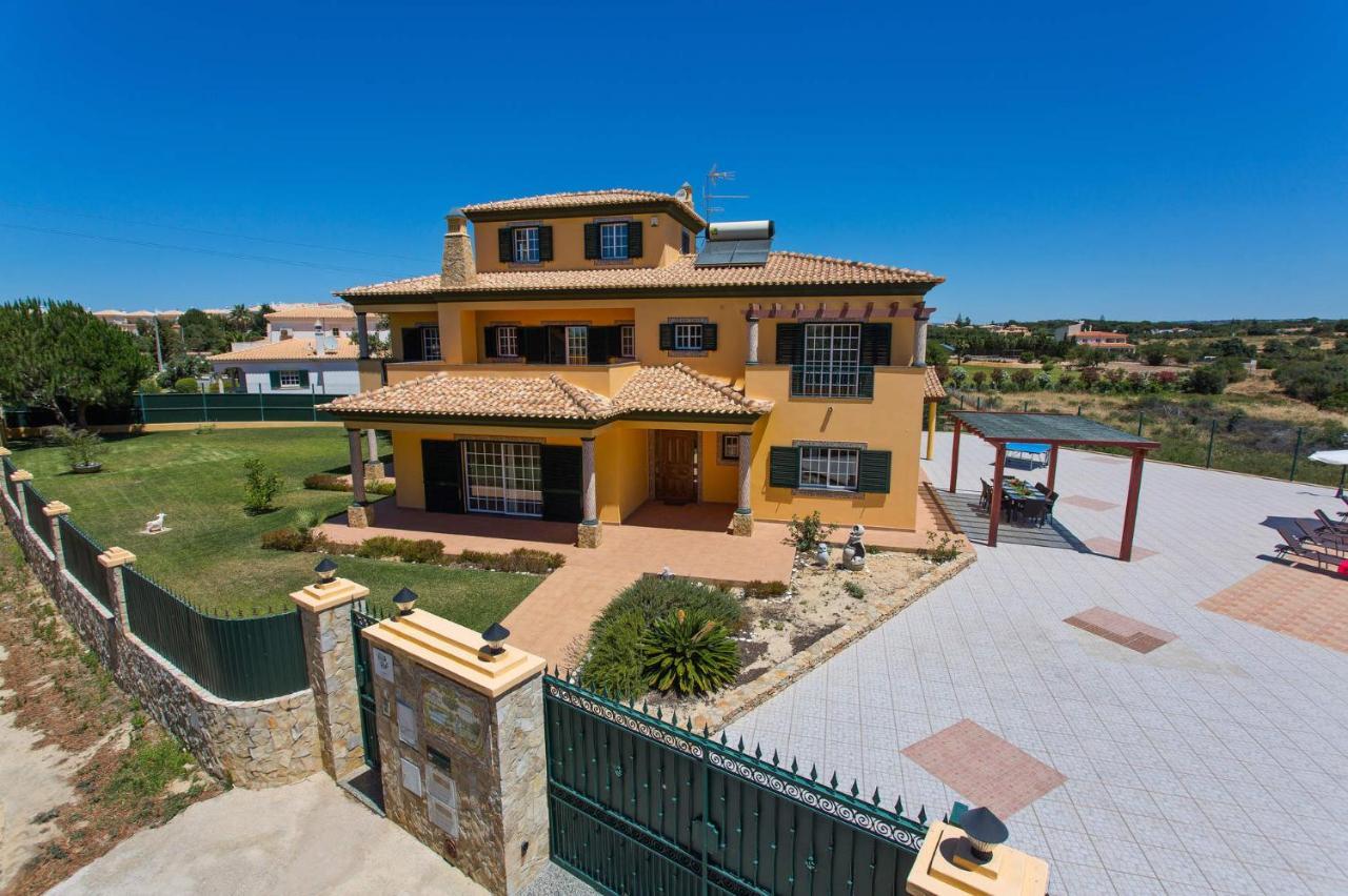 Villa Nincha - Heated Pool - Free Wi-Fi - Air Con Albufeira Exterior photo