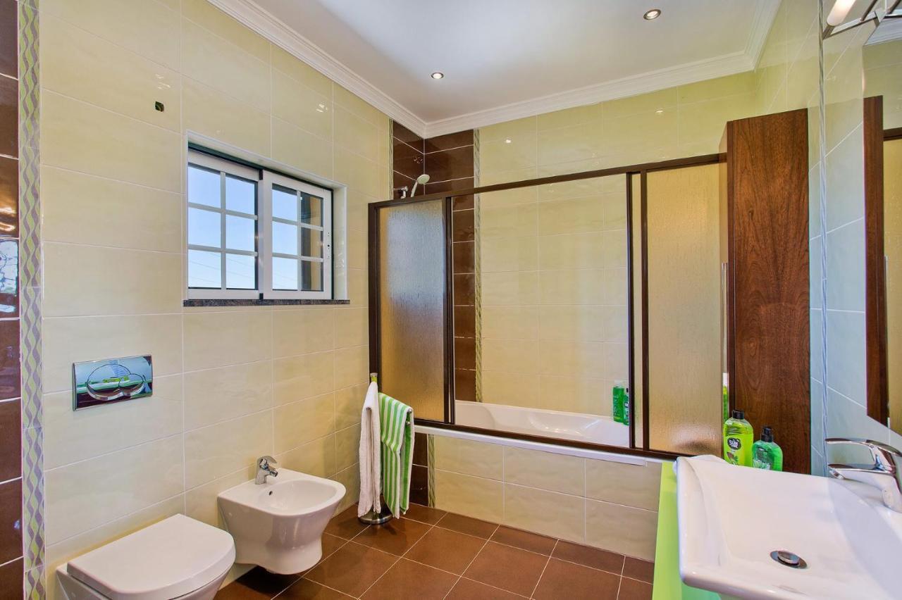 Villa Nincha - Heated Pool - Free Wi-Fi - Air Con Albufeira Exterior photo